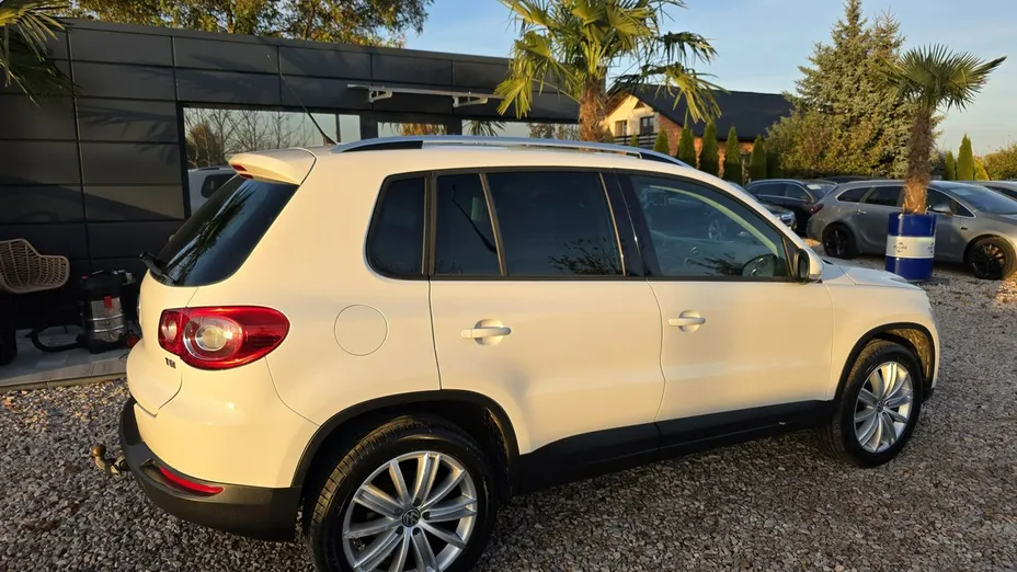 VOLKSWAGEN Tiguan -