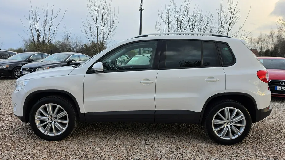 VOLKSWAGEN Touran -