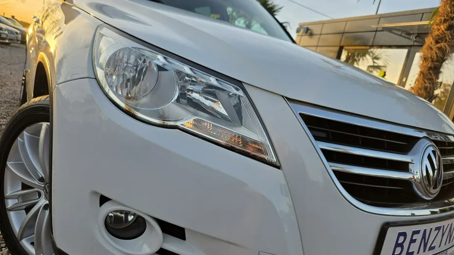 VOLKSWAGEN Tiguan -
