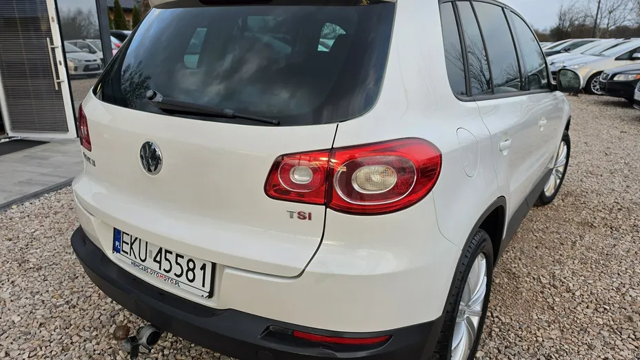 VOLKSWAGEN Touran -