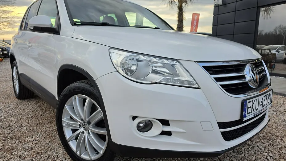 VOLKSWAGEN Touran -