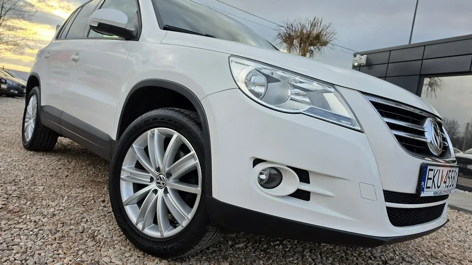 VOLKSWAGEN Touran -