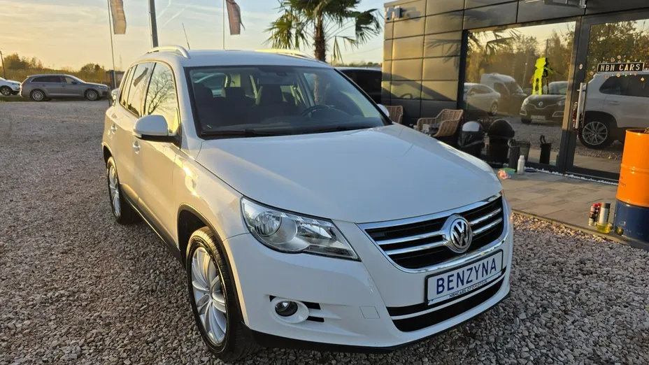 VOLKSWAGEN Tiguan -