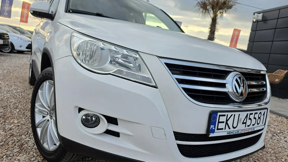 VOLKSWAGEN Touran -