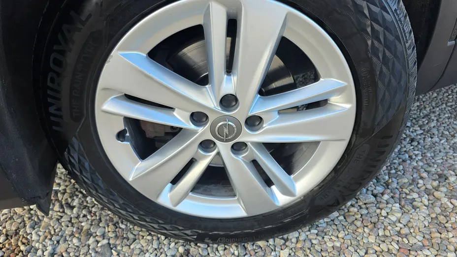 OPEL Grandland X -