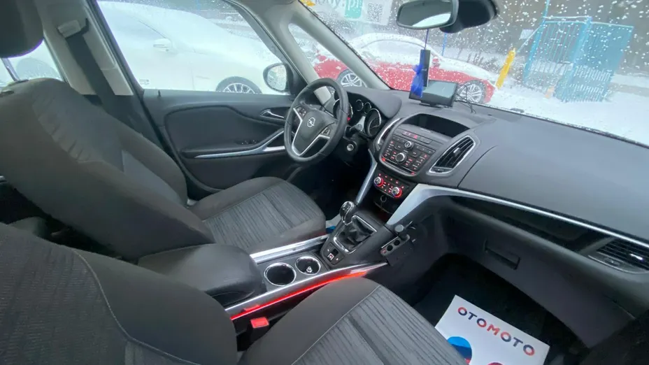 OPEL Zafira -