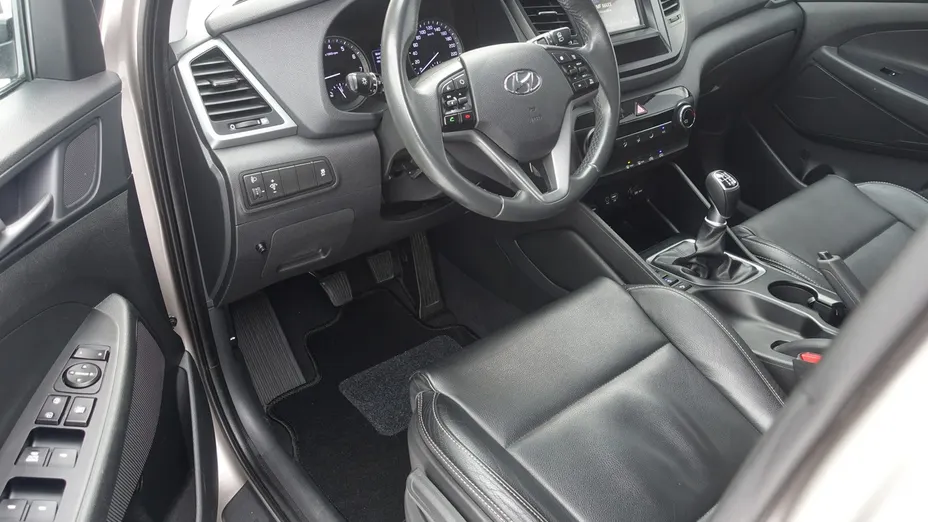 HYUNDAI Tucson -