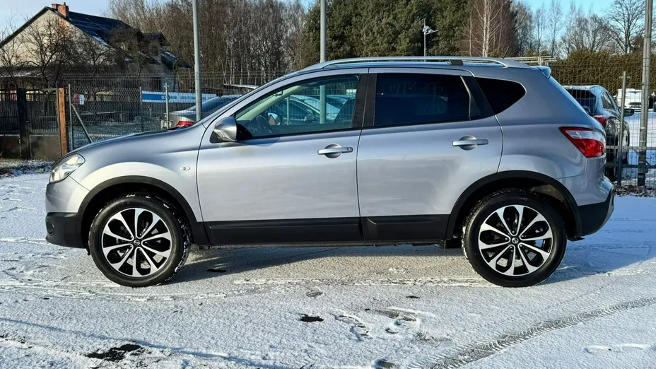 NISSAN Qashqai -
