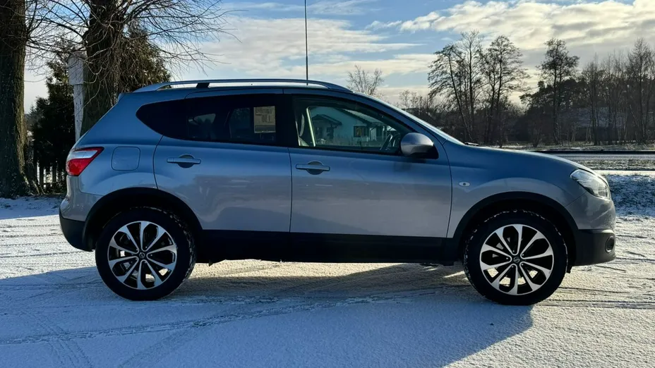 NISSAN Qashqai -