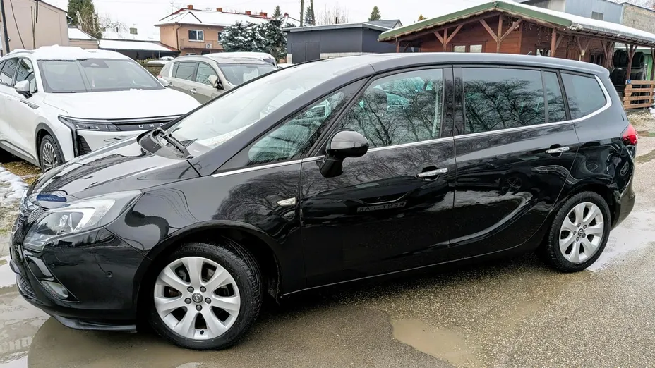 OPEL Zafira -