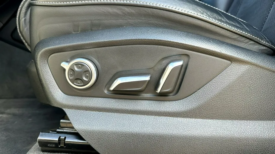 AUDI Q7 -