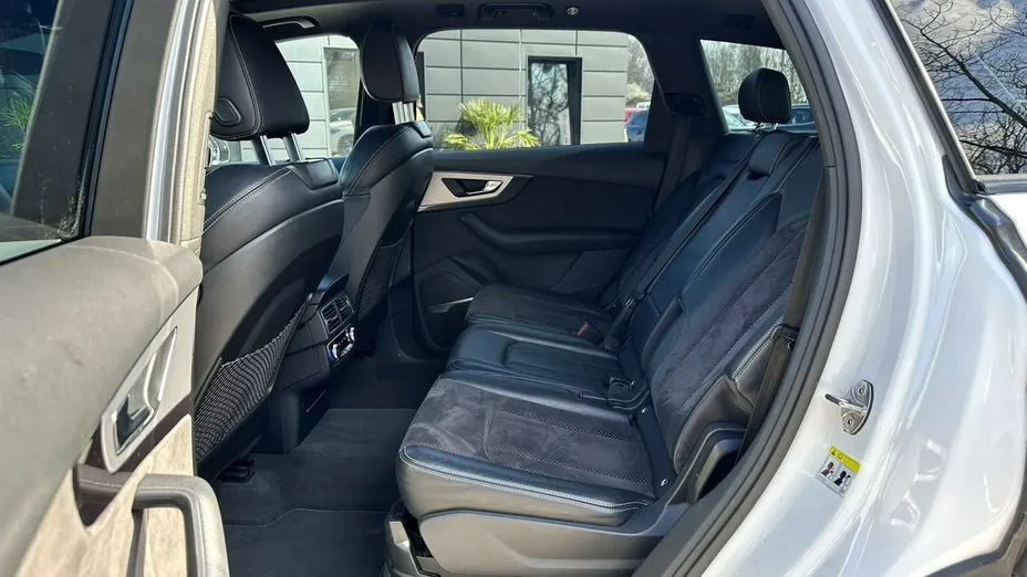 AUDI Q7 -