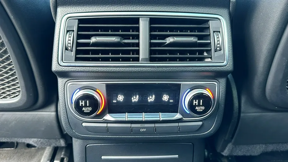 AUDI Q7 -