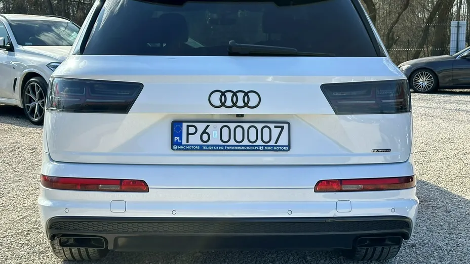 AUDI Q7 -