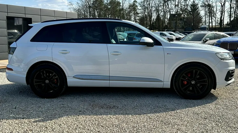 AUDI Q7 -