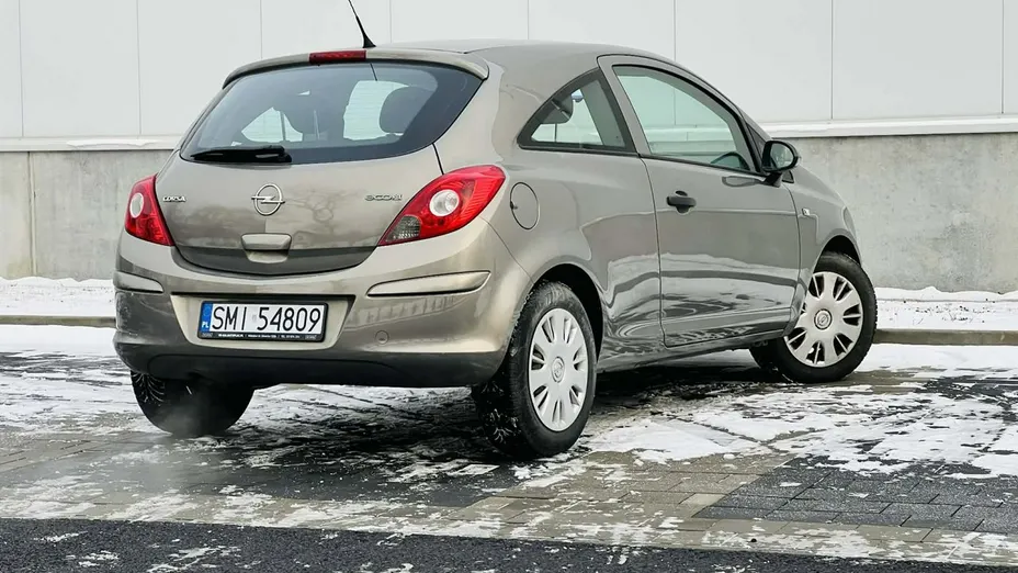 OPEL Corsa -