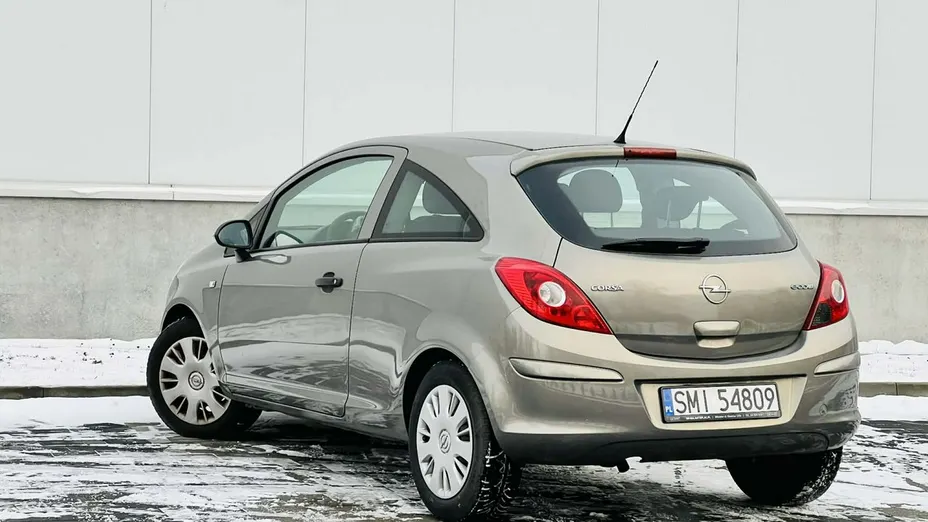 OPEL Corsa -
