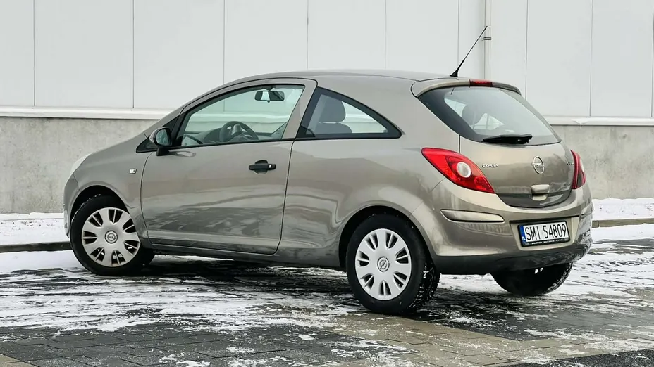 OPEL Corsa -
