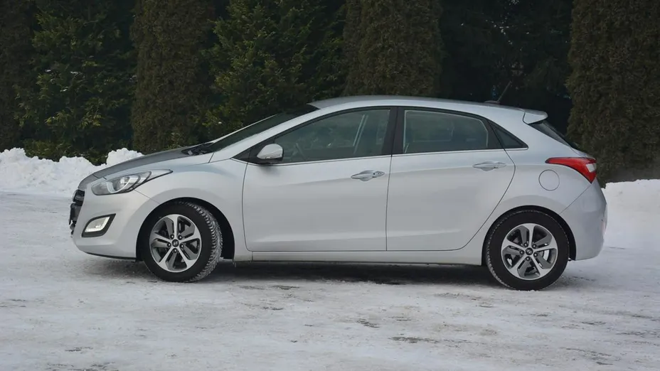 HYUNDAI i30 -
