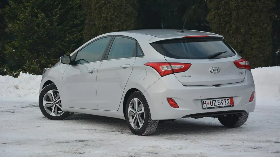 HYUNDAI i30 -