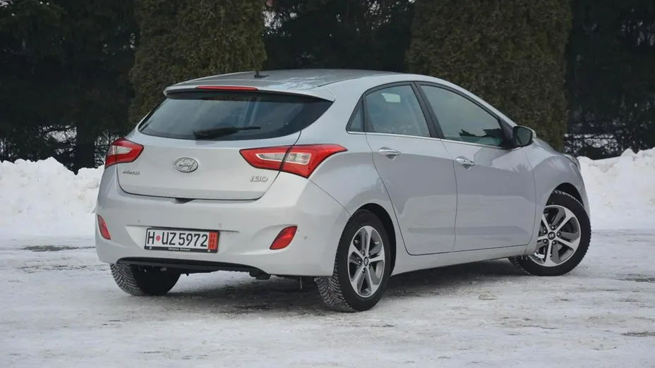HYUNDAI i30 -