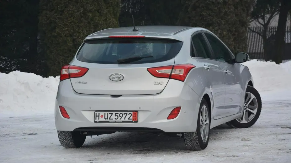 HYUNDAI i30 -