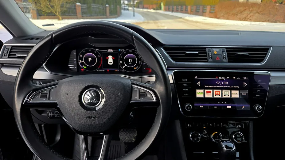 SKODA Superb -