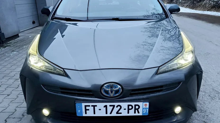 TOYOTA Prius -