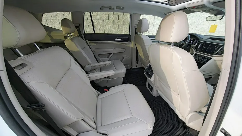 VOLKSWAGEN Atlas -