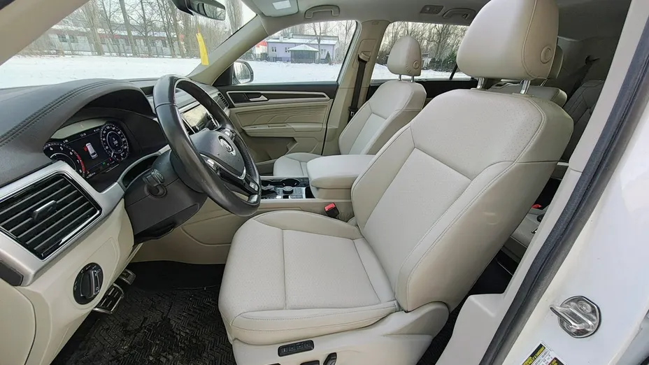 VOLKSWAGEN Atlas -