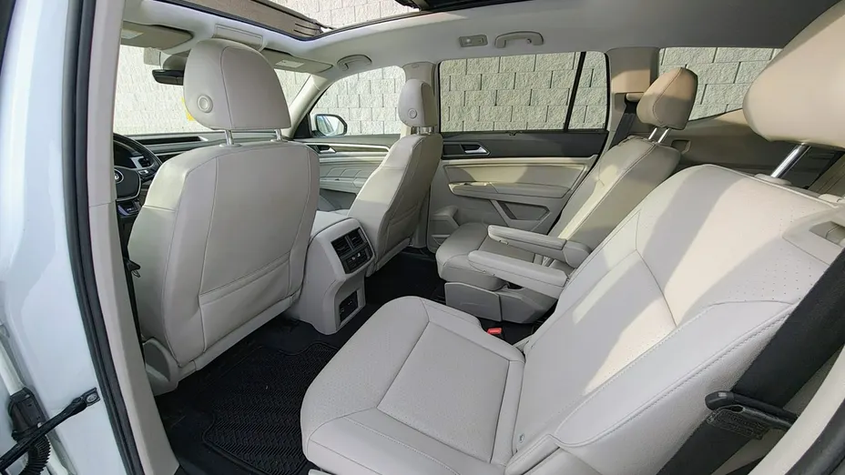 VOLKSWAGEN Atlas -