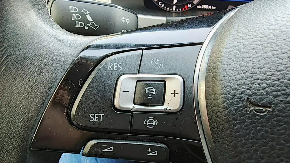 VOLKSWAGEN Atlas -