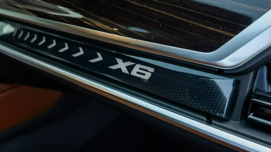 BMW X6 -