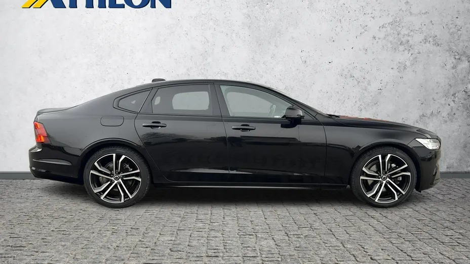 VOLVO S90 -