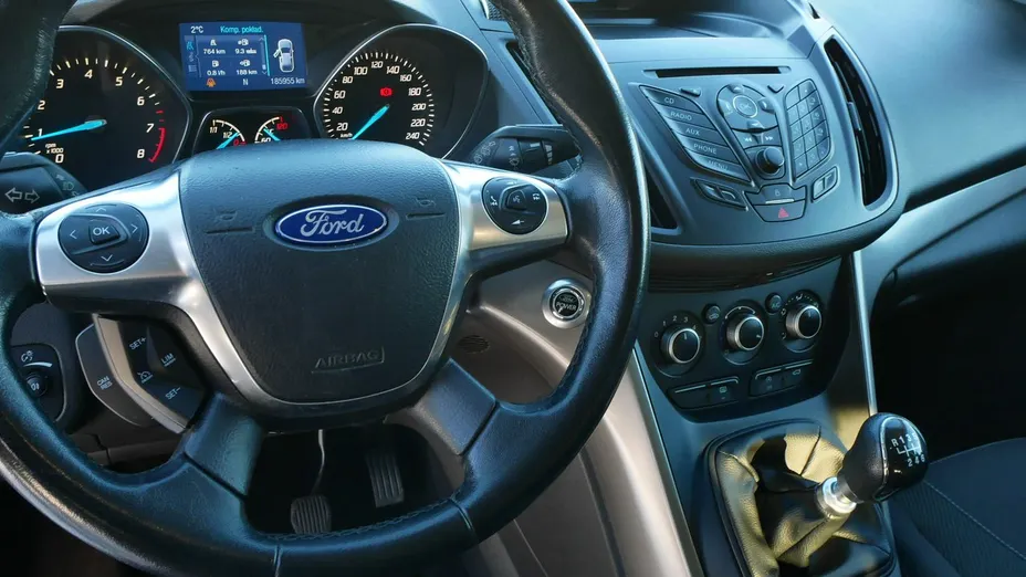 FORD Kuga -