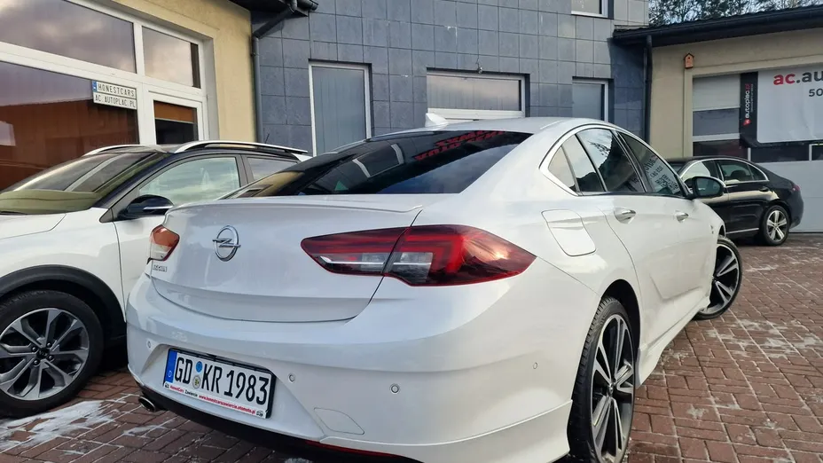 OPEL Insignia -