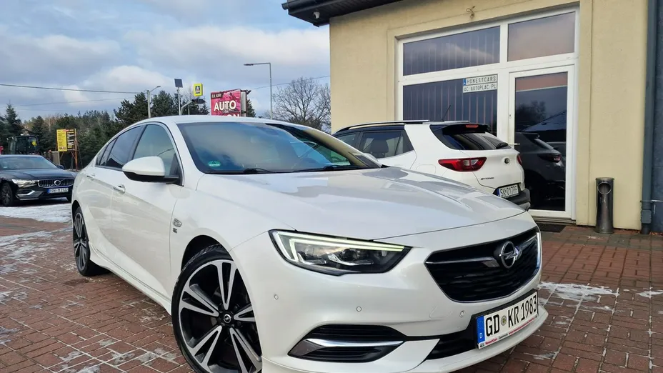 OPEL Insignia -