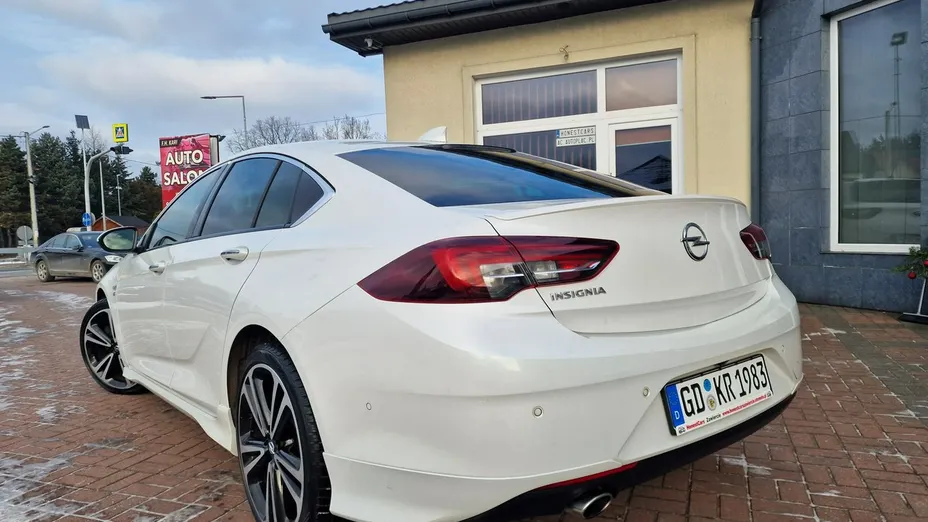 OPEL Insignia -