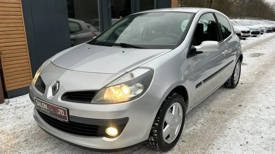 RENAULT Clio -