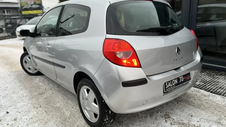 RENAULT Clio -