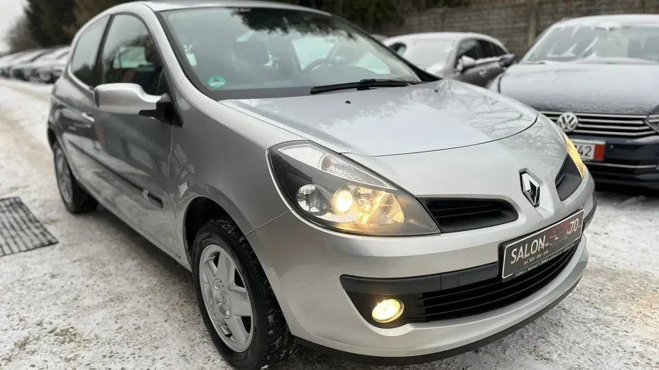 RENAULT Clio -