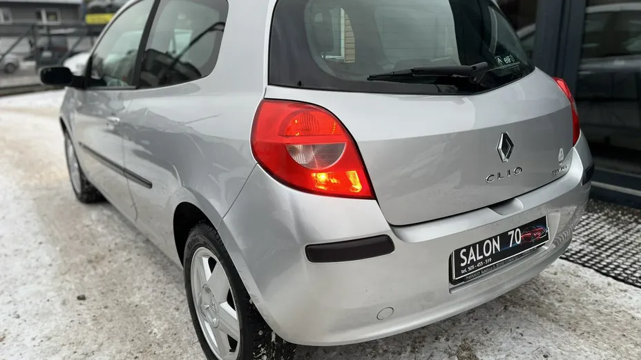 RENAULT Clio -