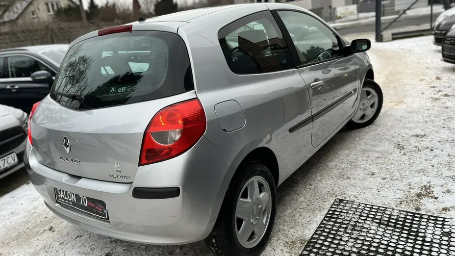 RENAULT Clio -