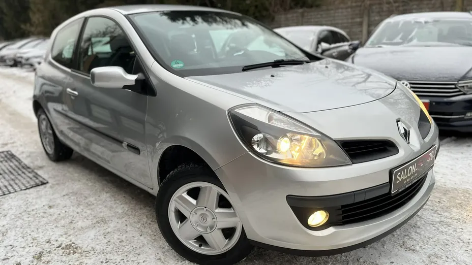 RENAULT Clio -