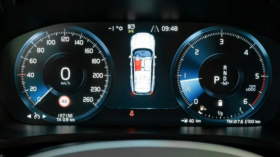 VOLVO V60 -