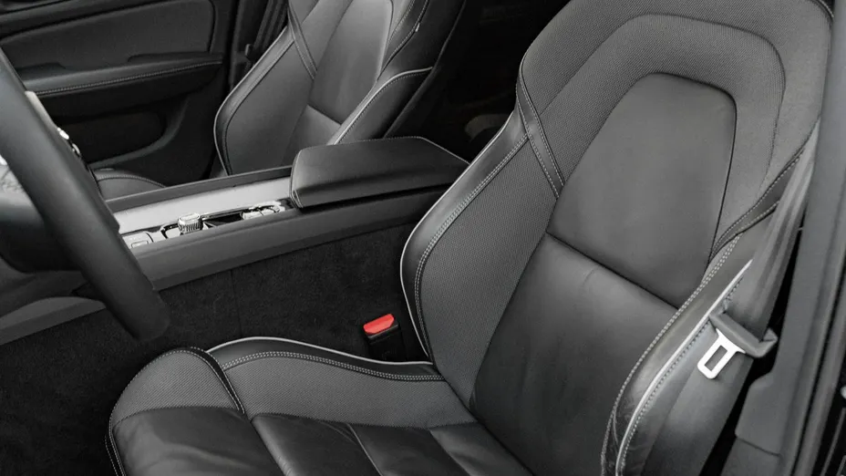 VOLVO V60 -