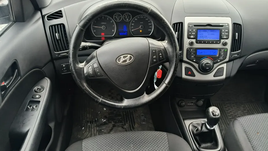 HYUNDAI i30 -