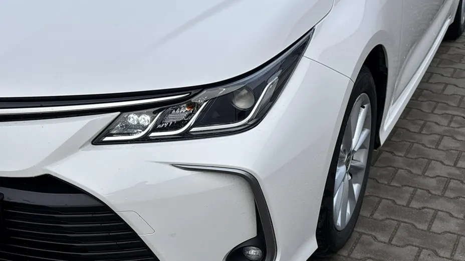 TOYOTA Corolla -