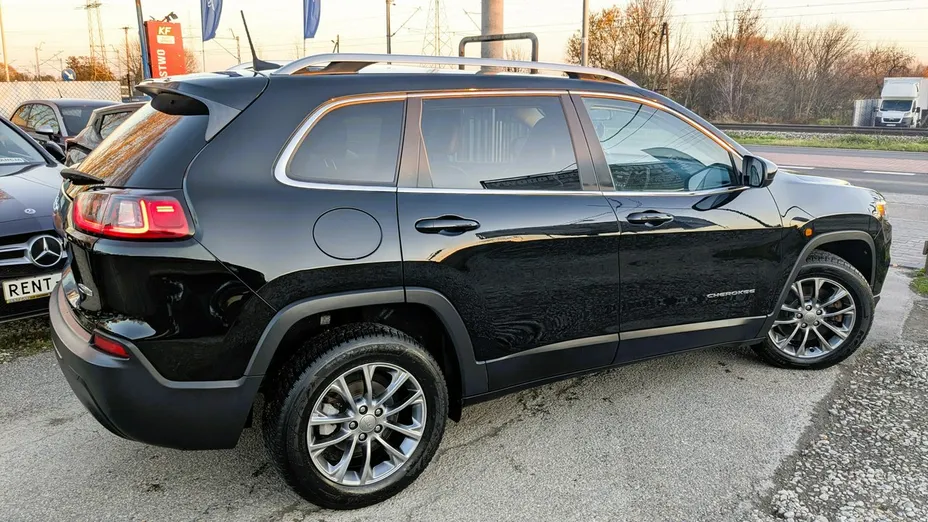 JEEP Cherokee -