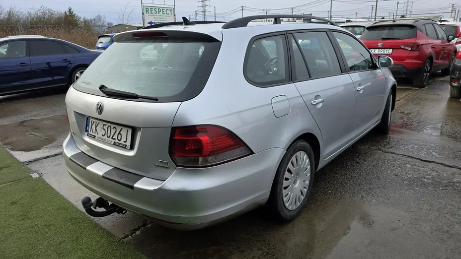 VOLKSWAGEN Golf -